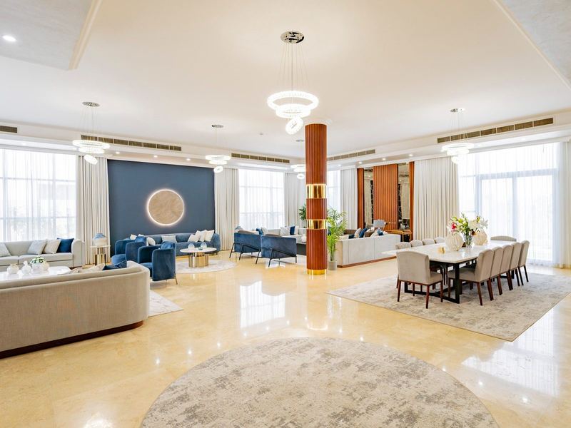 Dining area and lounge