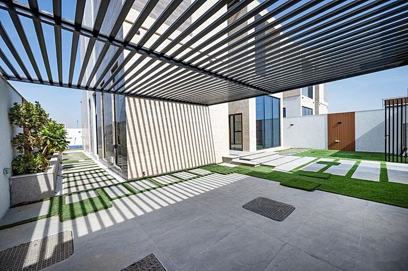 Pergola courtyard